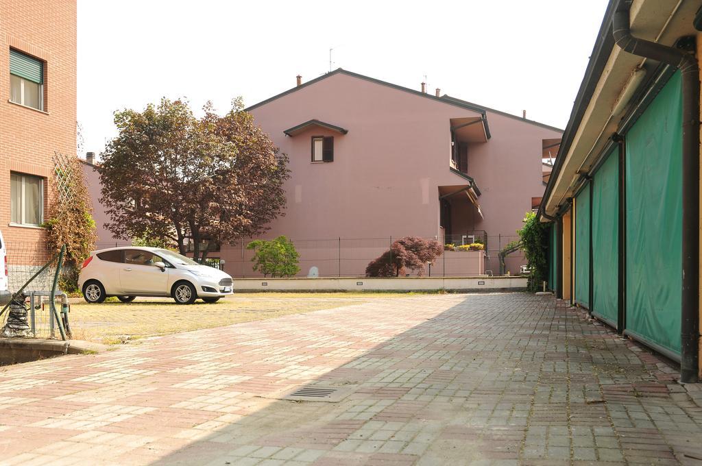 Borromeo Residenze Service S.A.S Peschiera Borromeo Εξωτερικό φωτογραφία